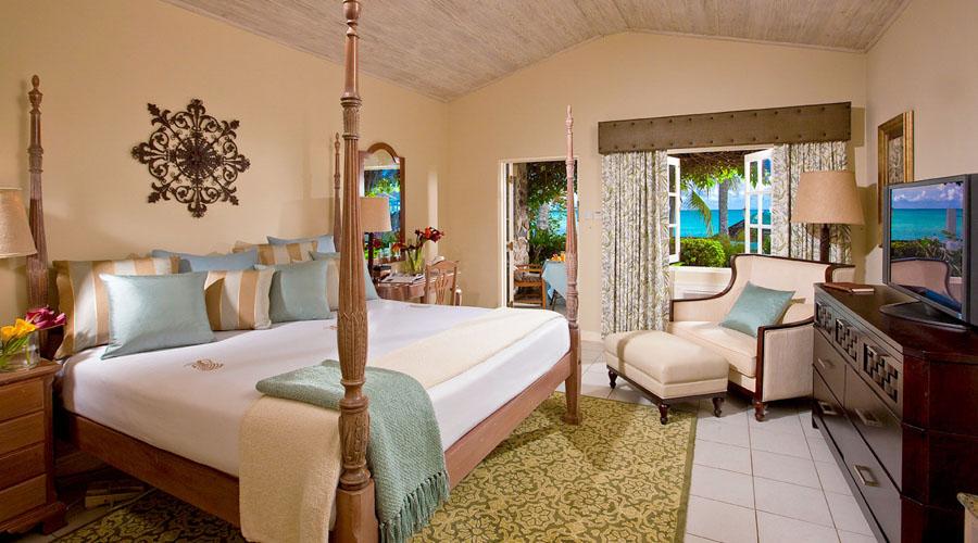 Beachfront Romeo Juliet Walkout Room