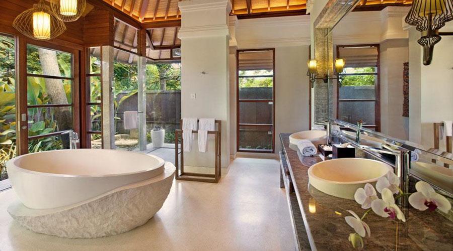 villa bathroom