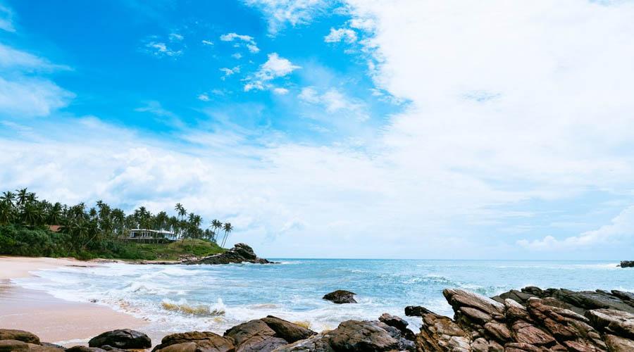 tangalle beach with 11 mare restaurant