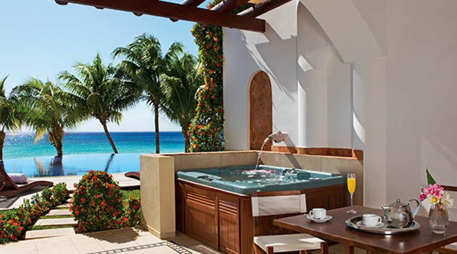 exterior jacuzzi