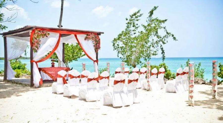 wedding ceremony by the sea