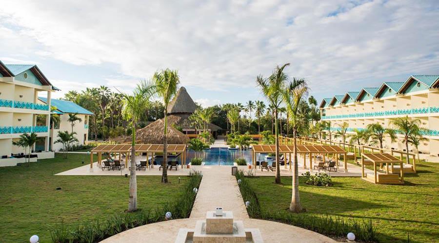 resort garden pool