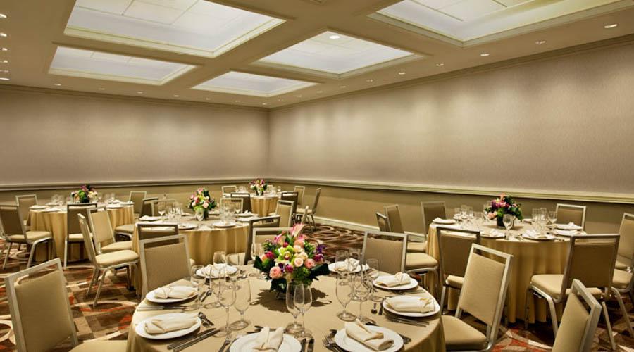 sheraton fine dinning room