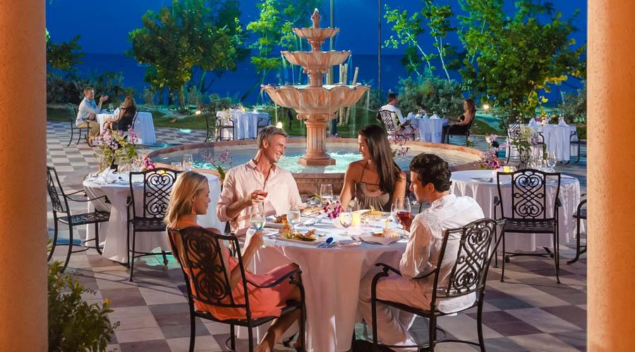 Outside dinning