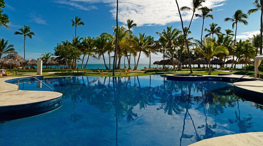 main pool overlooking the ocean