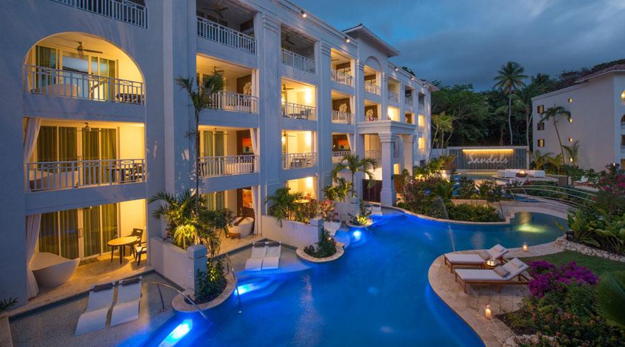 lagoon pool by night