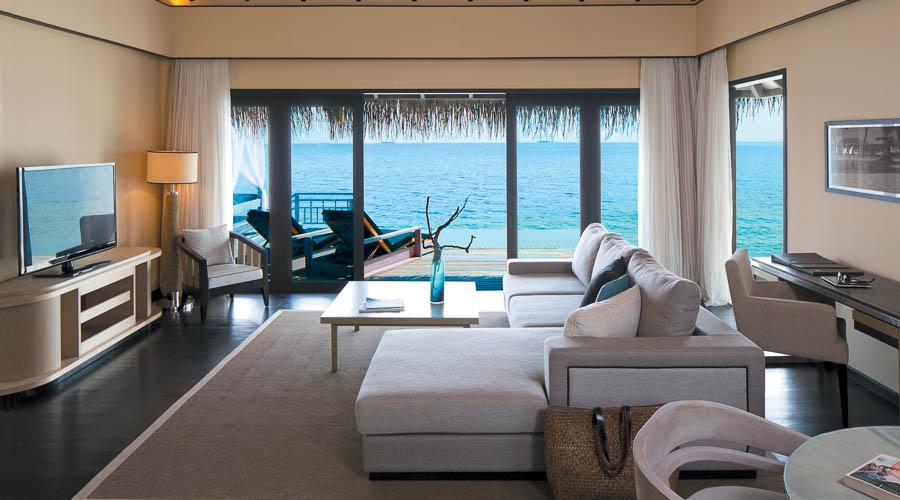 ocean pool villa living room