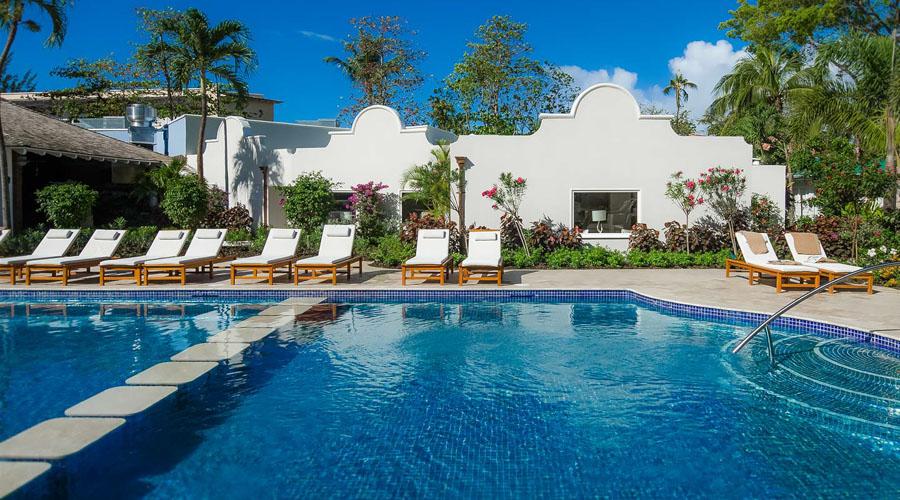 seats in the middle of the pool